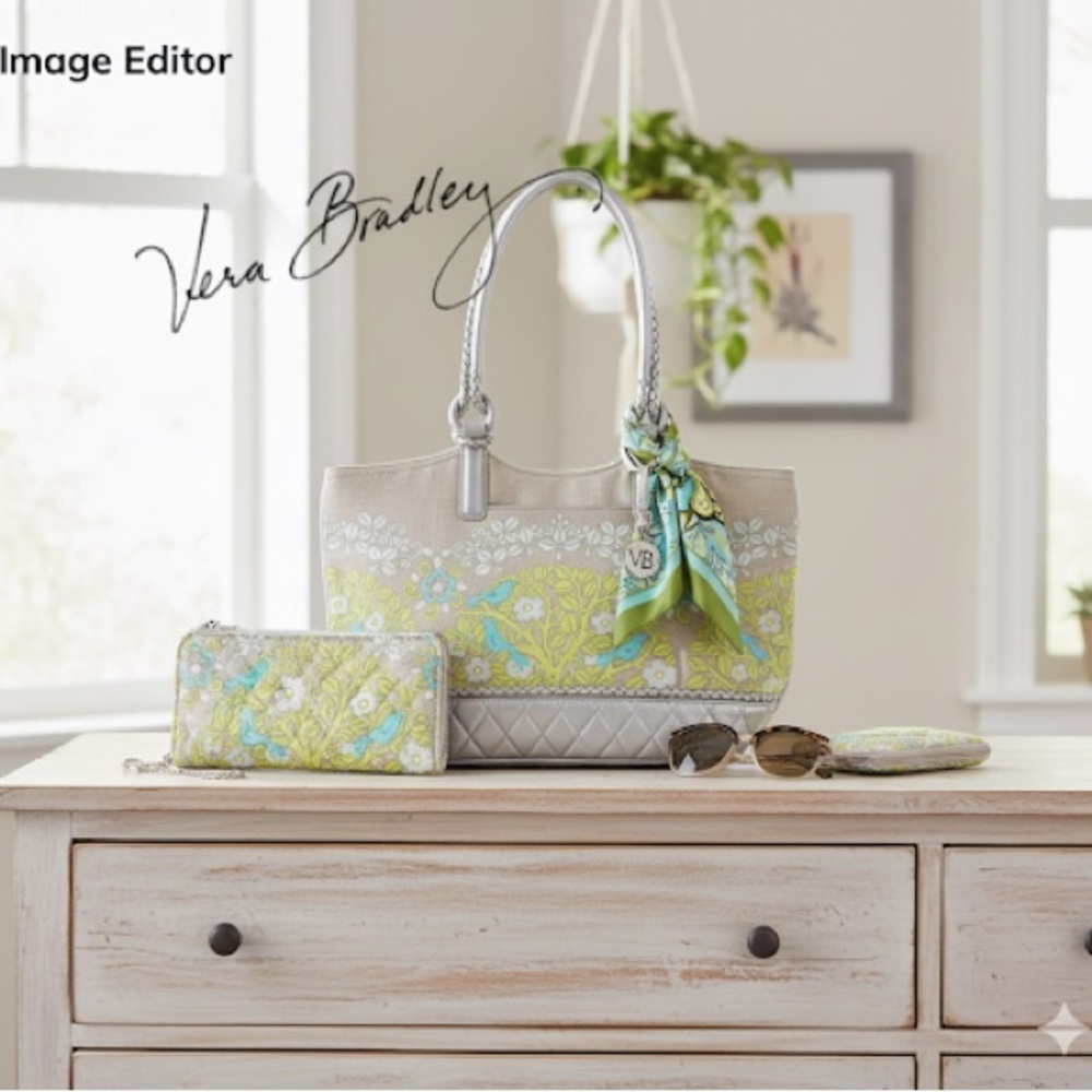 Vera Bradley Sittin in a Tree Resort Tote